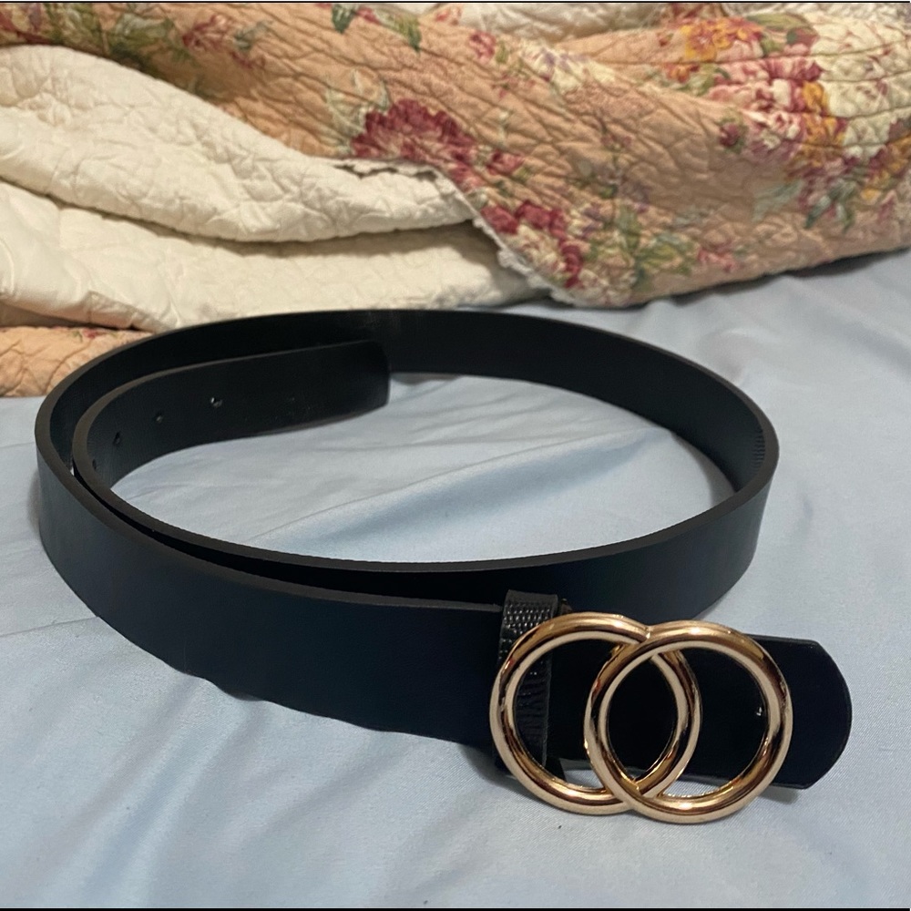 Eyelet Decor PU Buckle Belt